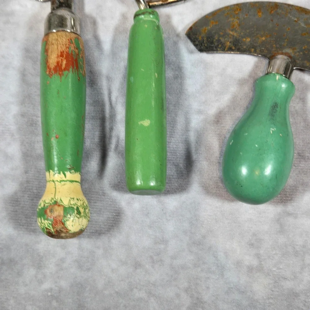 The Unbranded Brand vintage green